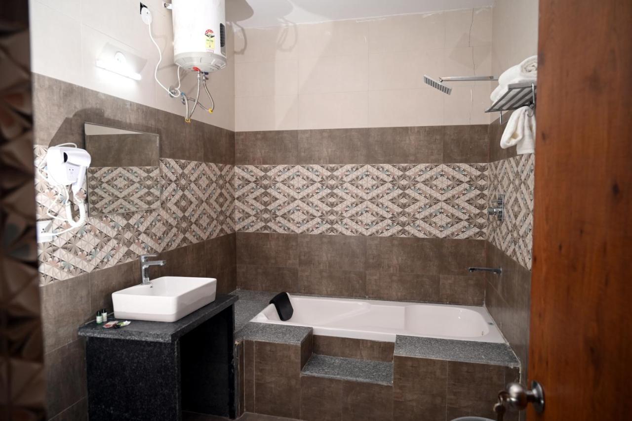 Hotel Singla Residency Kangra Eksteriør bilde